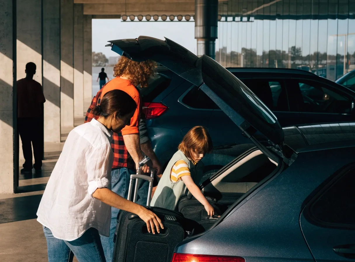 Valet handover at the domestic terminal kerb